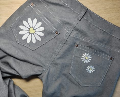 Réalisation à l'atelier Rosáfil : broderie sur jean